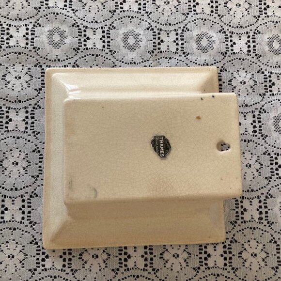 River Thames Ceramics Wall Pocket with Bird & Rose - Picture 4 of 7